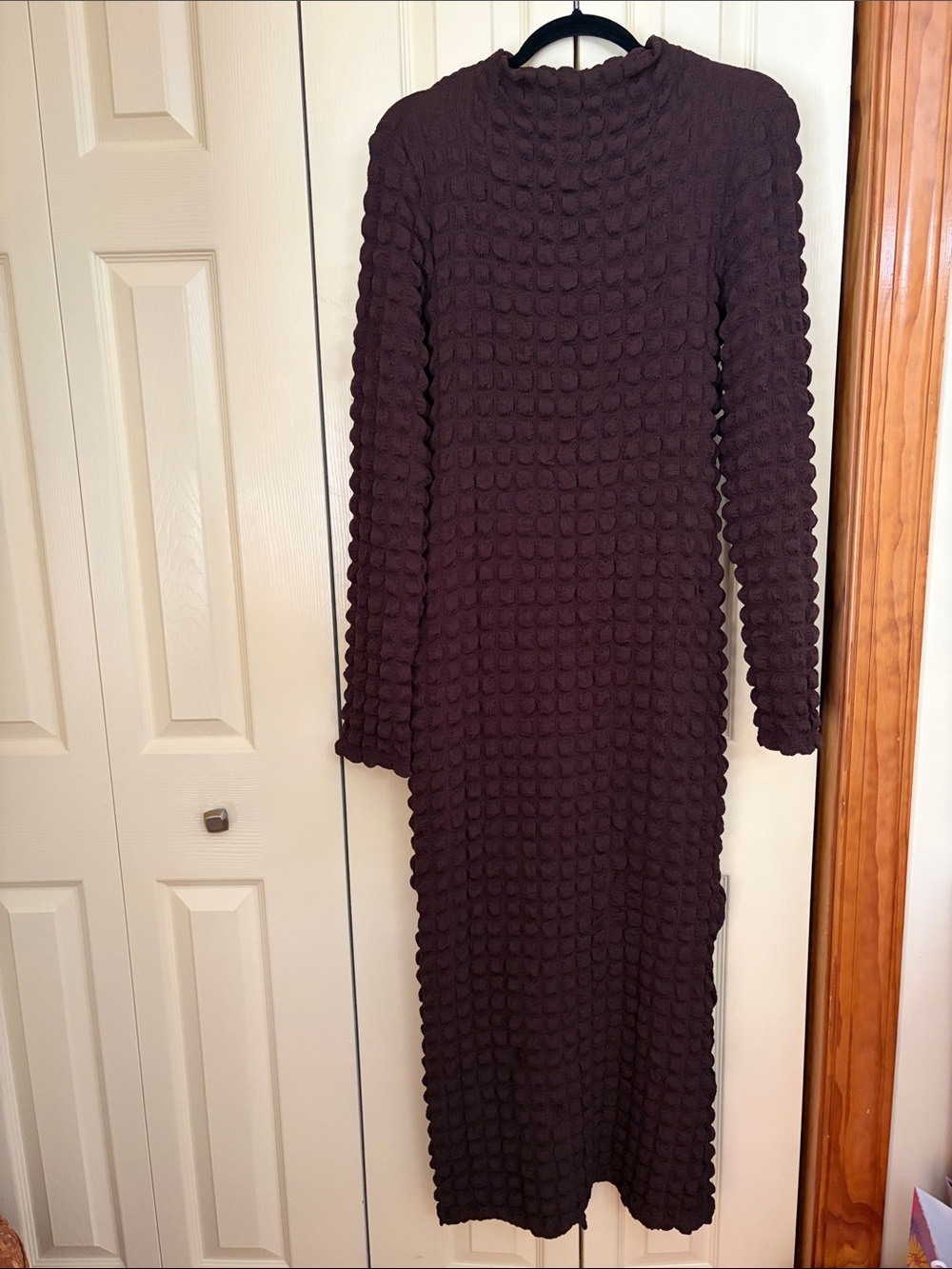 Textured Long Sleeve Midi Dress in Deep Brown